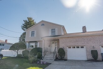 Building Photo - 194 Linwood Ave