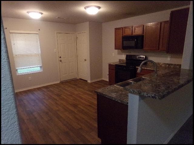 Building Photo - 6097 Saddle Hill Dr