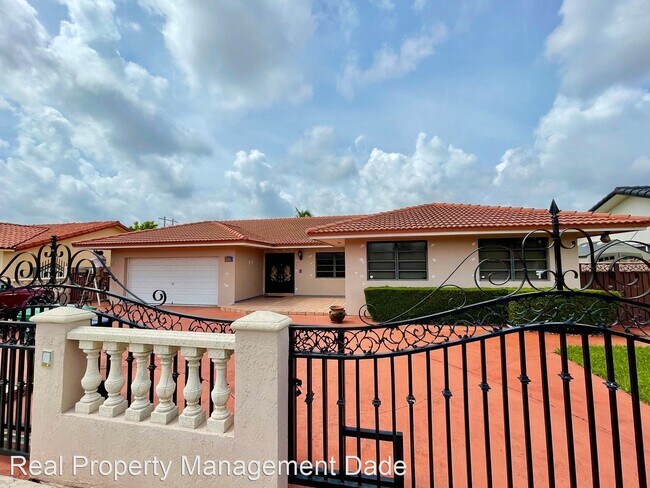 Foto del edificio - Studio, 1 bath House - 320 SW 136th Ave