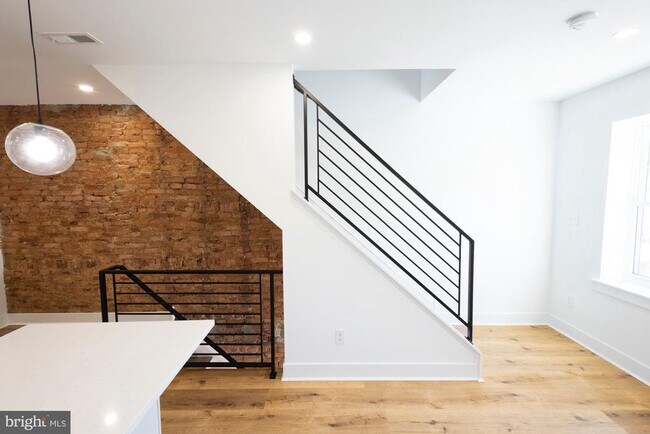 Foto del edificio - 3704 Midvale Ave