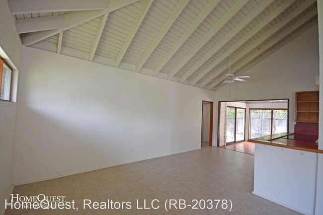 Building Photo - 3 br, 2 bath House - 152D North Kalaheo Av...