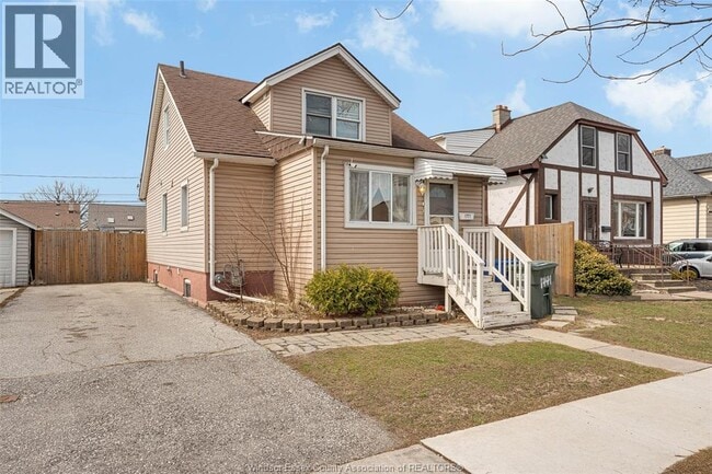 Photo du bâtiment - 1771 Windermere Rd