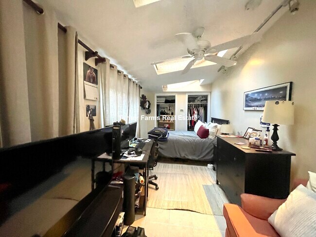 Foto del edificio - 83 E Brookline St