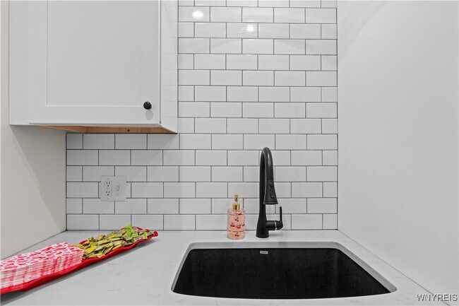 Foto del edificio - 58 Cottage St