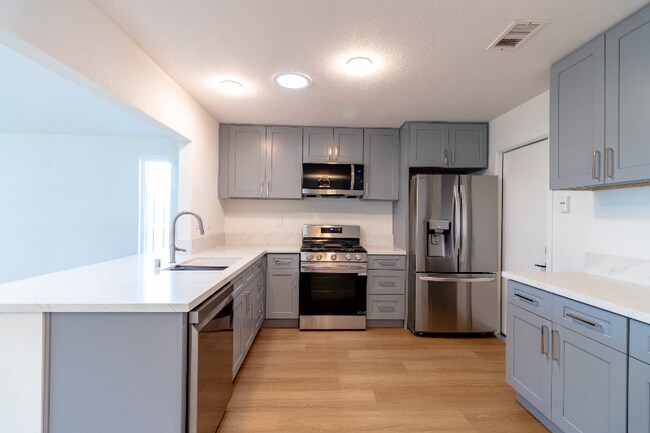 Foto del edificio - 10766 Parkdale Ave