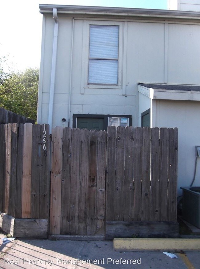 Building Photo - 12668 Windsor Village Dr