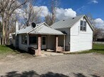 Foto principal - 3 Bedroom, 1 Bathroom Home with Large Yard...
