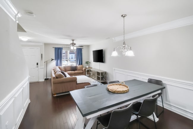 Photo - 100 Stratford Lakes Dr Apartment