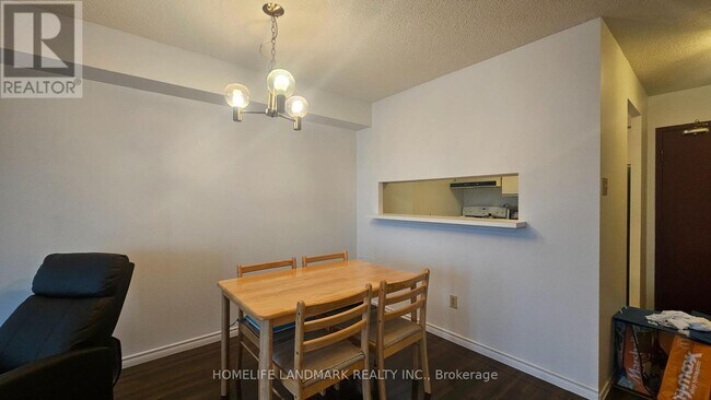 Building Photo - 117-1117 Gerrard St E