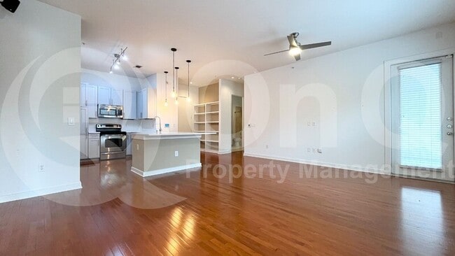 Building Photo - 2950 McKinney Ave