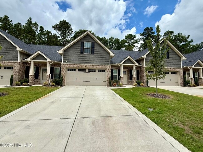 Building Photo - 204 Backspin Ln