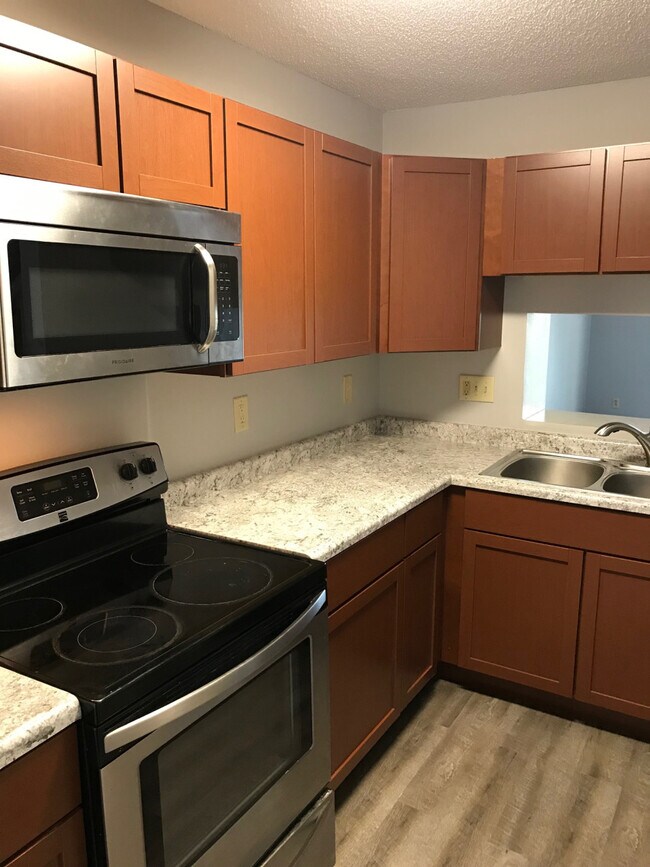 Foto del edificio - 2528 Sylvan Glen Ct