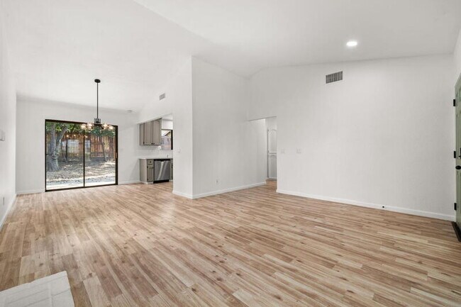 Foto del edificio - 4717 Boylston Ct