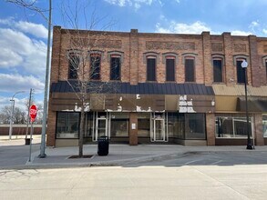Building Photo - 324 9th St