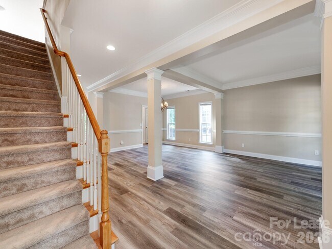 Foto del edificio - 533 Montgrove Pl NW