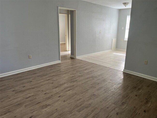 Foto del edificio - 5122 Windemere St