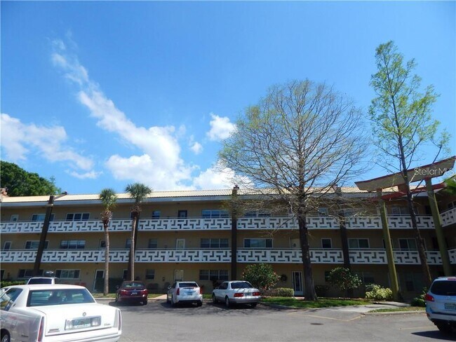 Building Photo - 2417 Persian Dr