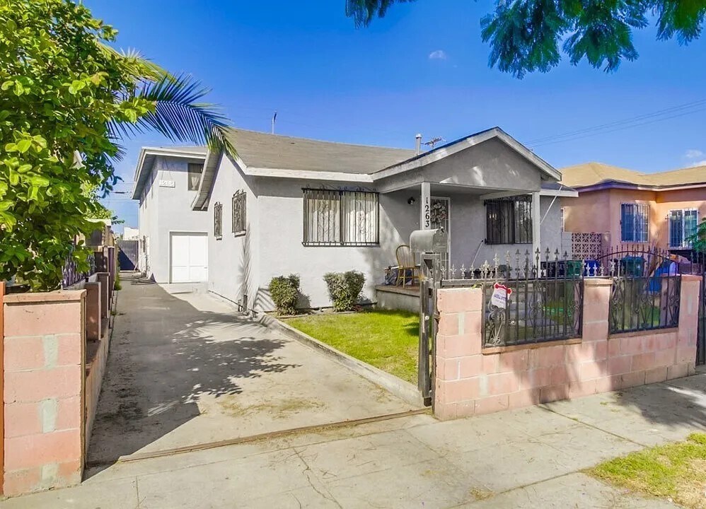Primary Photo - 1263 E 87th Pl