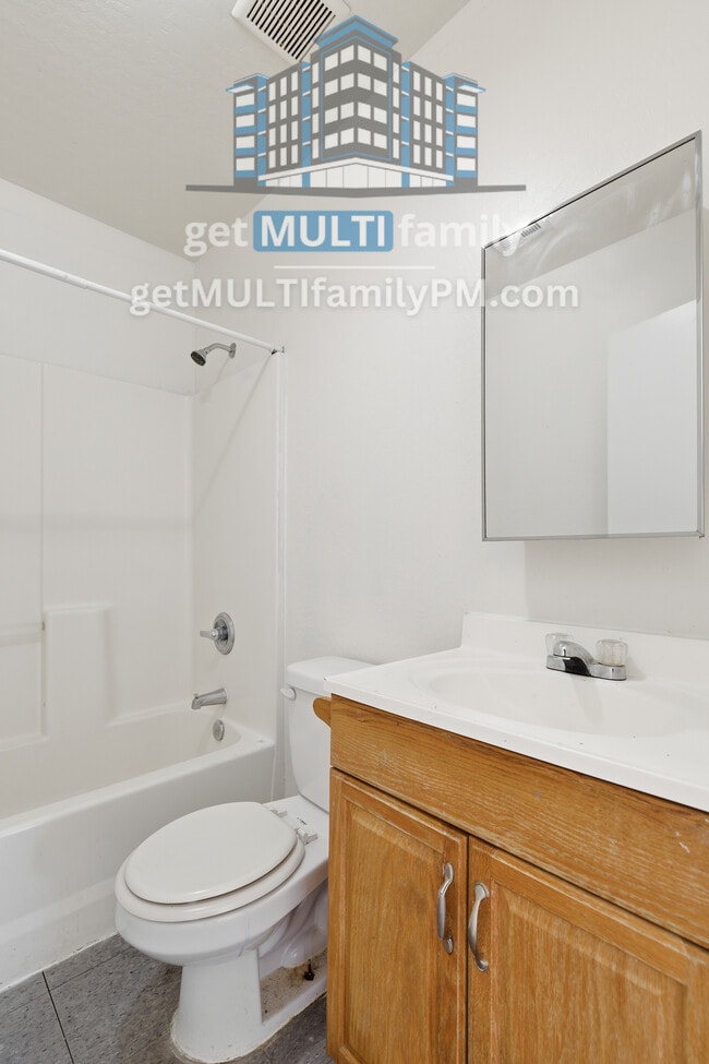 Photo - 1224 E Apache St Apartment