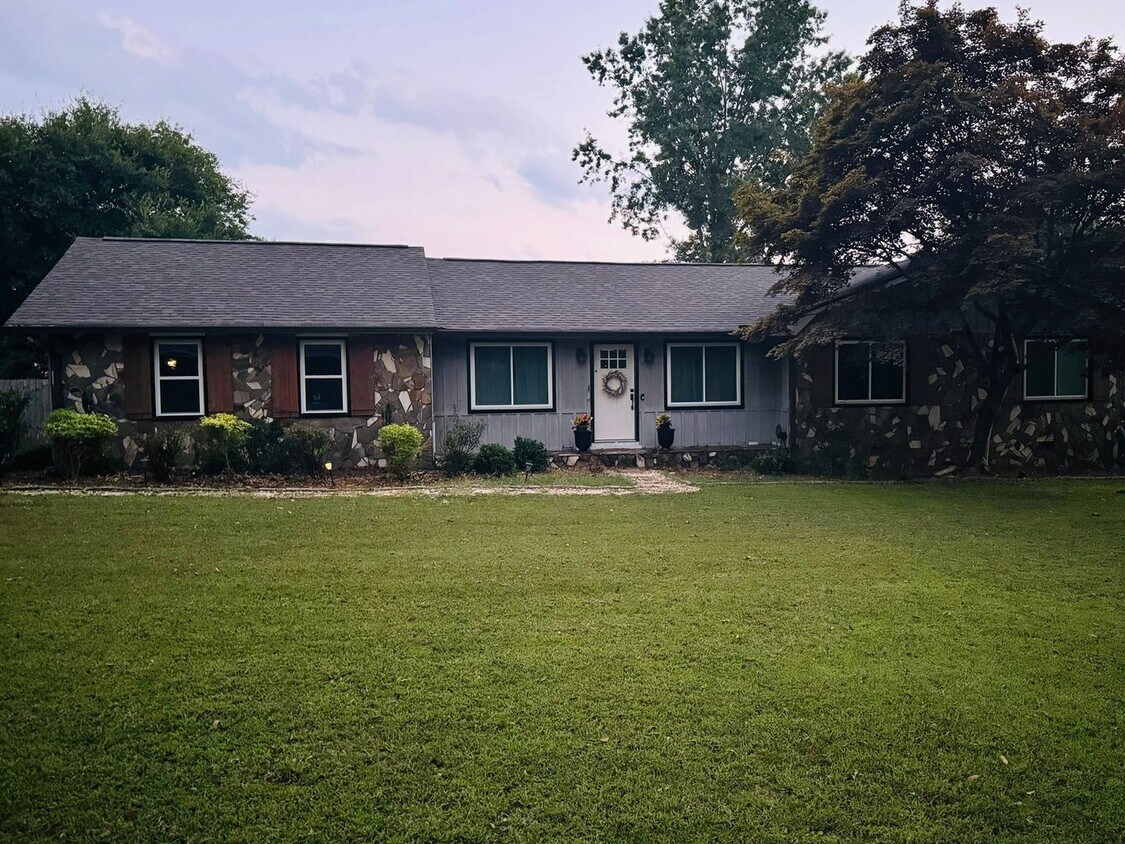Primary Photo - 3 Bedroom Single Family Home in Cartersvil...