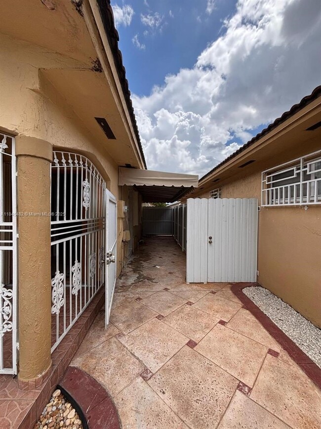 Foto del edificio - 3170 W 78th St