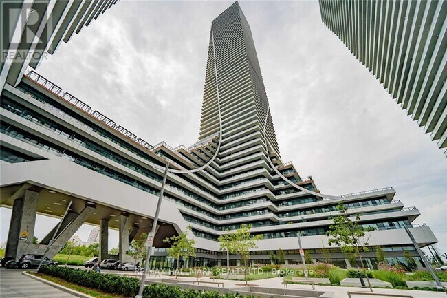 Building Photo - 30 Shore Breeze Dr