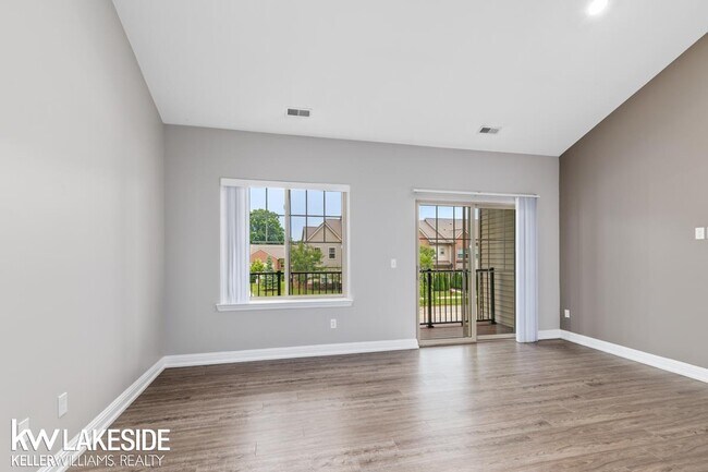 Foto del edificio - 45714 Utica Park Blvd