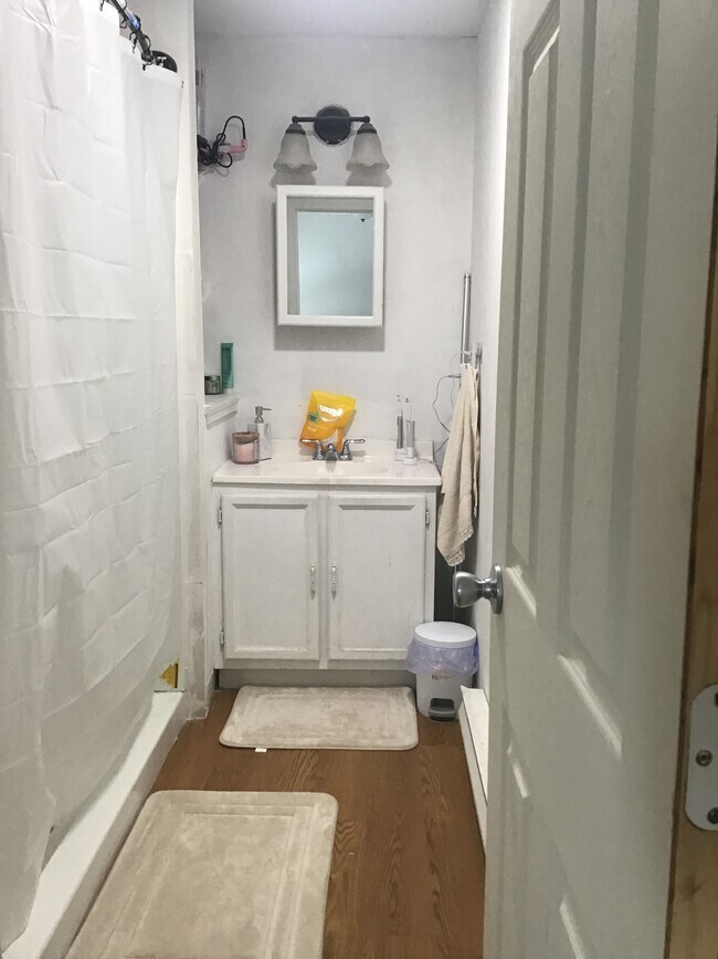 2 North St Unit townhouse, Haverhill, MA 01830 Apartments in