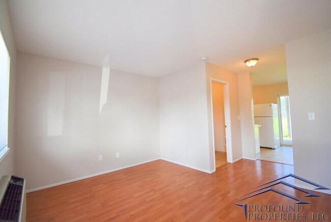 Building Photo - 736 NE 94th Ave