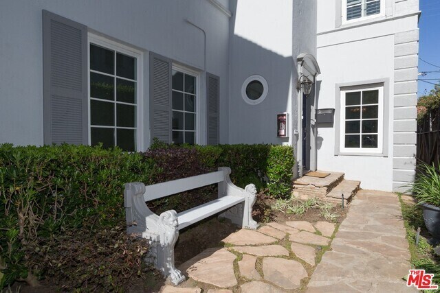 Foto del edificio - 444 S Roxbury Dr