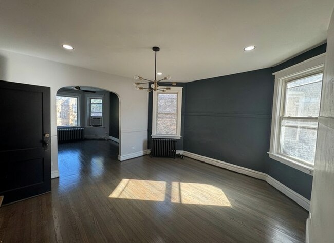 Comedor - 736 N Homan Ave