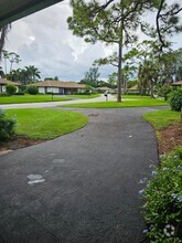 Building Photo - 435 Pine Villa Dr