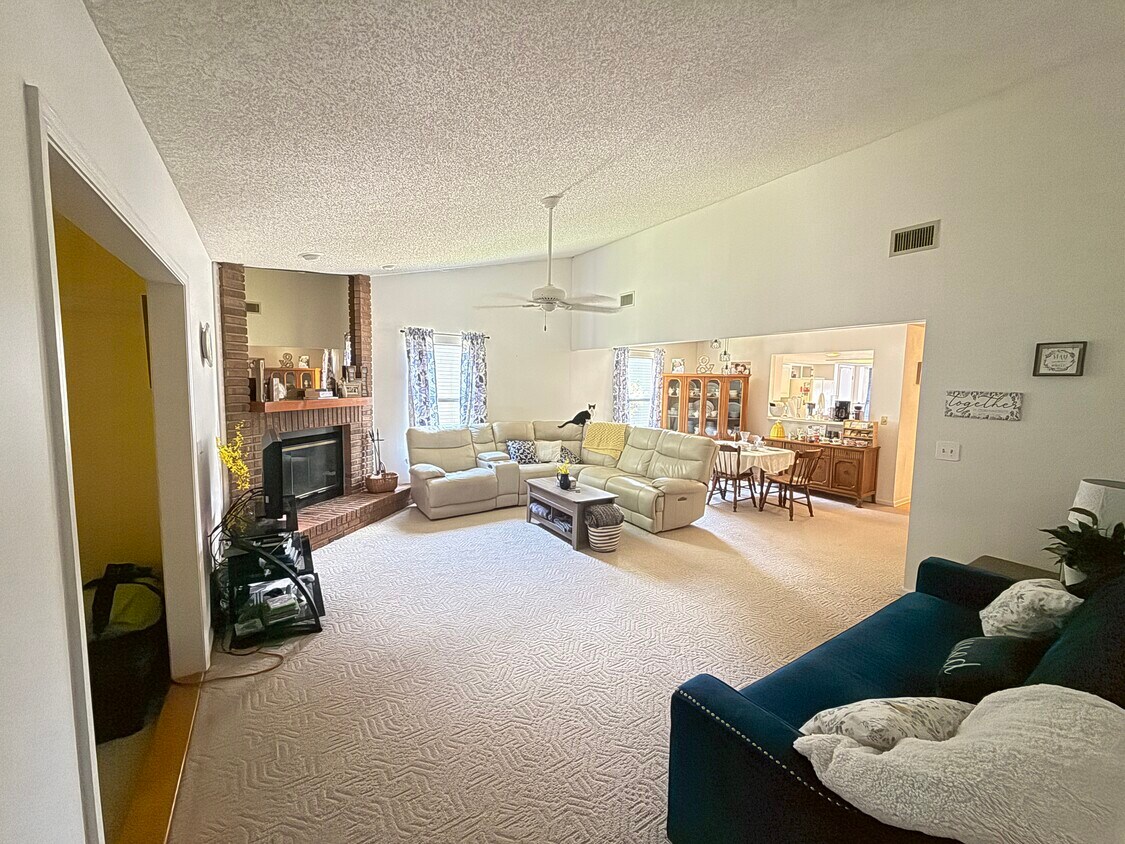 Primary Photo - 6124 Beechwood Dr