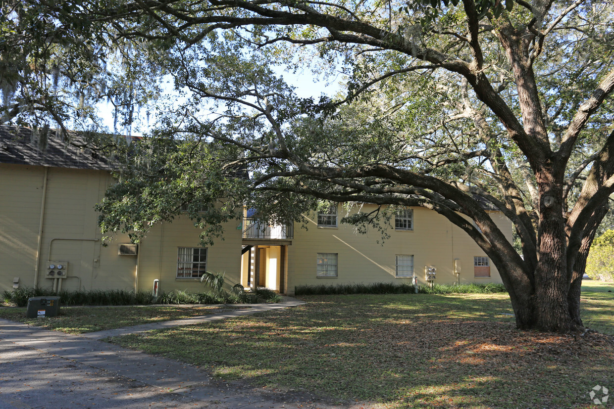 Building Photo - Andover Club