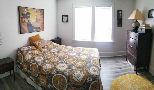 Habitación 1. Vista con muebles: muebles no incluidos. - 7114 27th Ave