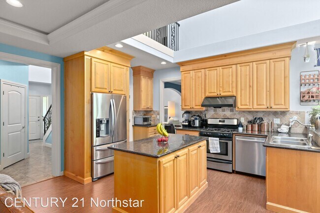 Foto del edificio - 4 br, 2.5 bath House - 2830 SE 109th Avenue