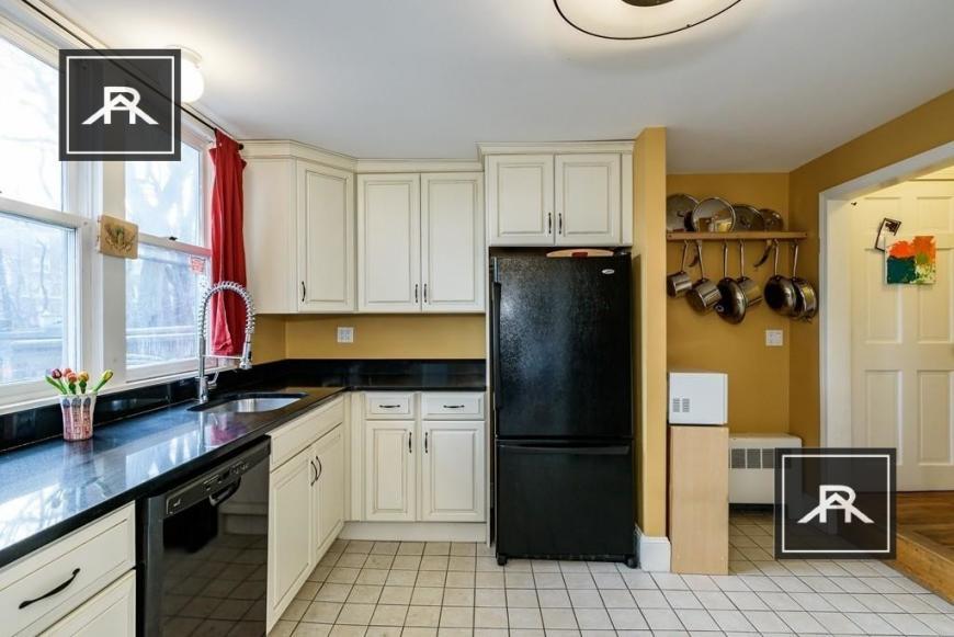 Foto principal - 3 bedroom in Brighton MA 02135