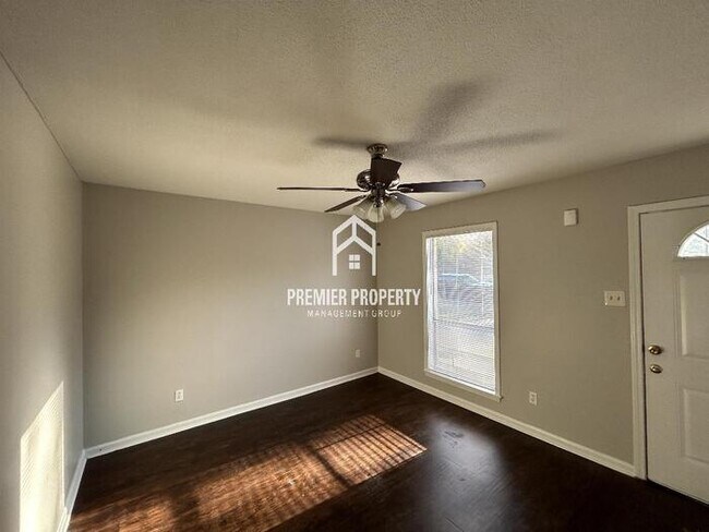 Building Photo - 4870 Applestone St