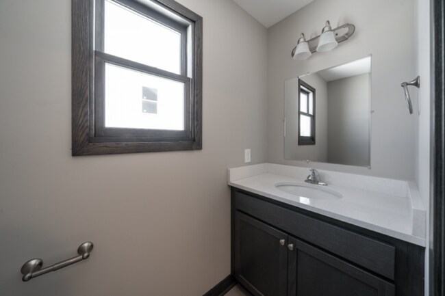 Building Photo - 4 BED, 2.5 BATH 2,900 SQFT BRAND NEW TOWNH...