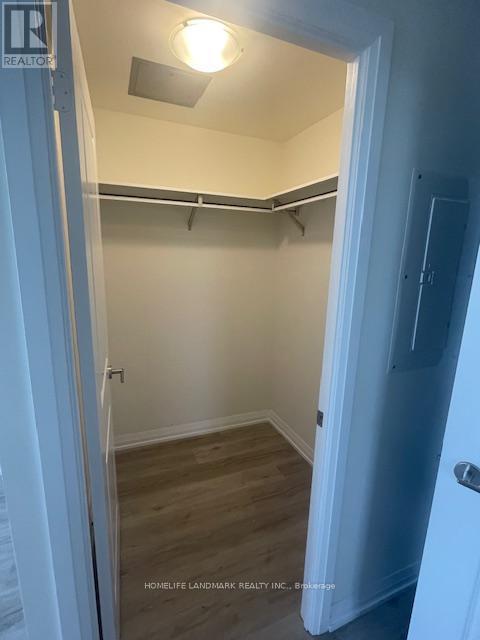 Photo du bâtiment - 3270 Sheppard Ave E