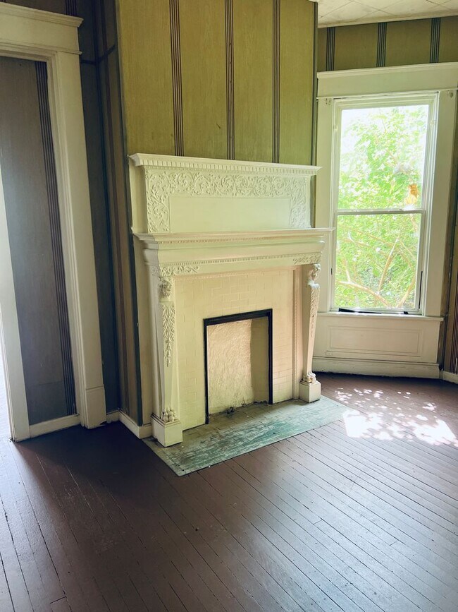 Foto del edificio - 137 E Wallace Ave Apt 1