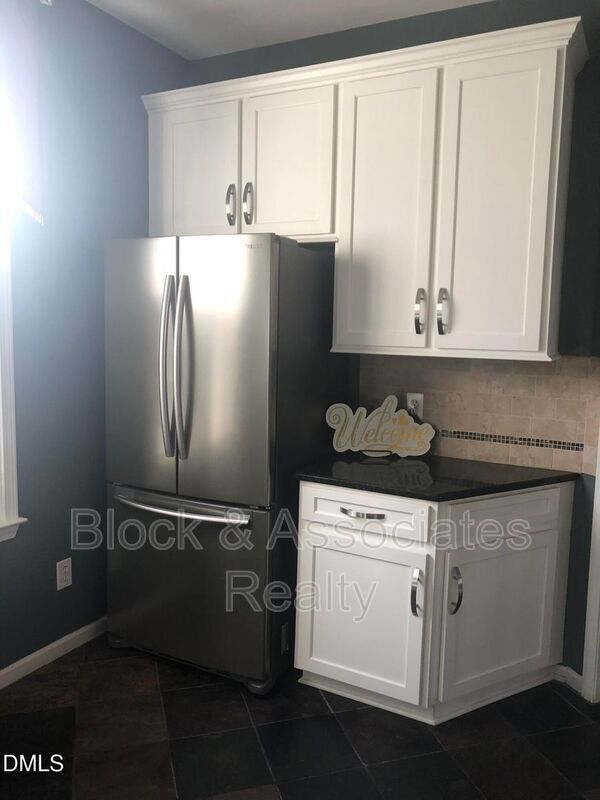 Building Photo - 603 Knightsborough Way