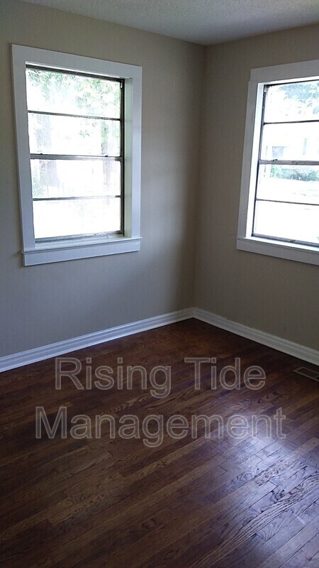 Foto del edificio - 744 46th St N