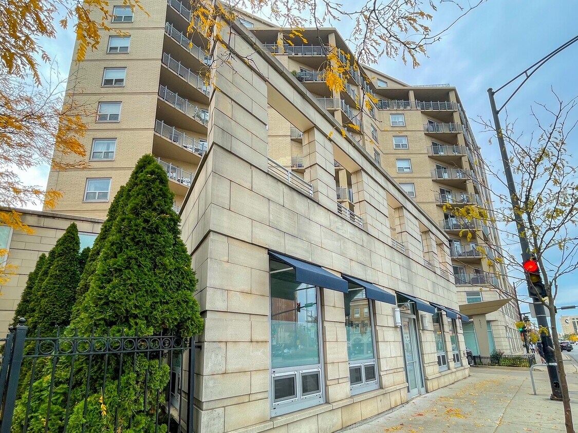 4350 N Broadway St Unit 711, Chicago, IL 60613 Condo for Rent in