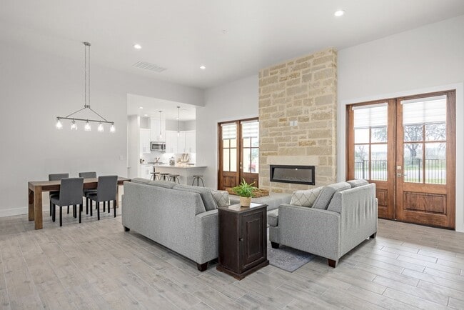 Building Photo - 3200 Pinnacle Club Dr