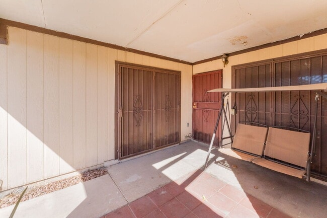 Foto del edificio - Single Story Condo One Bedroom and One Bathroom with a Washer and Dryer