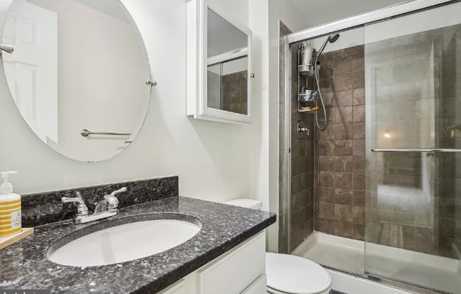 Building Photo - 5205 Cannes Ct