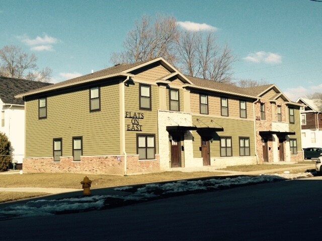 Building Photo - 202 E Walnut St