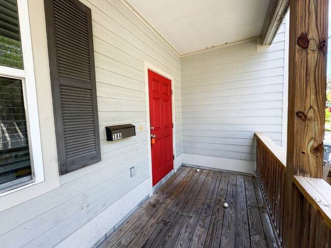 Foto del edificio - Historic Lincolnville Roommate-Ready Apart...