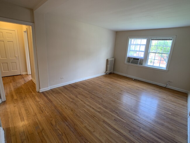 Building Photo - 2848 Fairway Dr